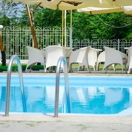 чорне море отрада Готель 4*
