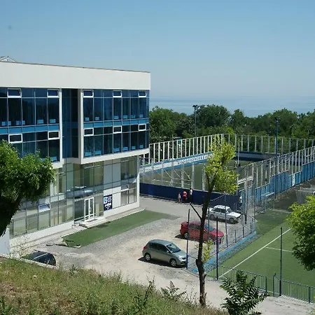 Готель чорне море отрада