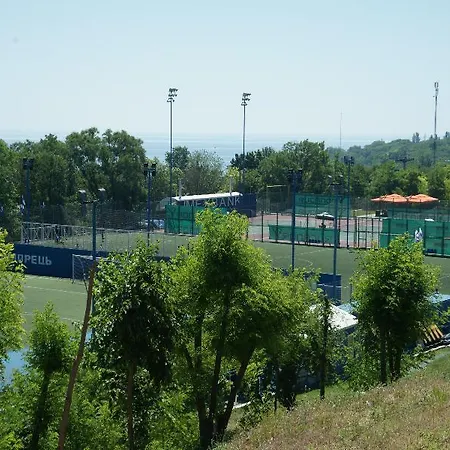 Готель чорне море отрада